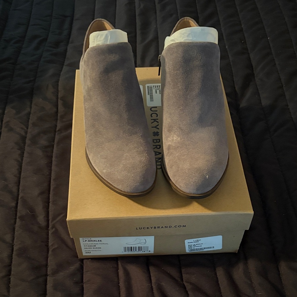 Lucky Brand women’s Suede Ankle Boots